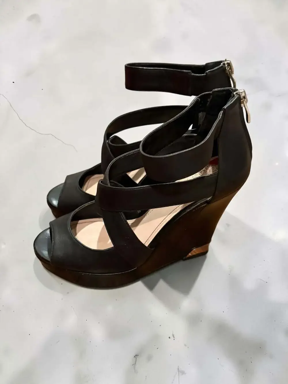 Vince Camuto VC-WINDINI Black Mars Nappa Leather Platform Wedge Sandals, Size 7.